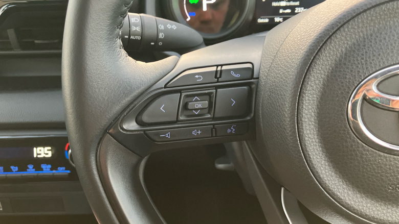 Toyota Yaris 1.5 Hybrid Design 5dr CVT Hybrid Hatchback